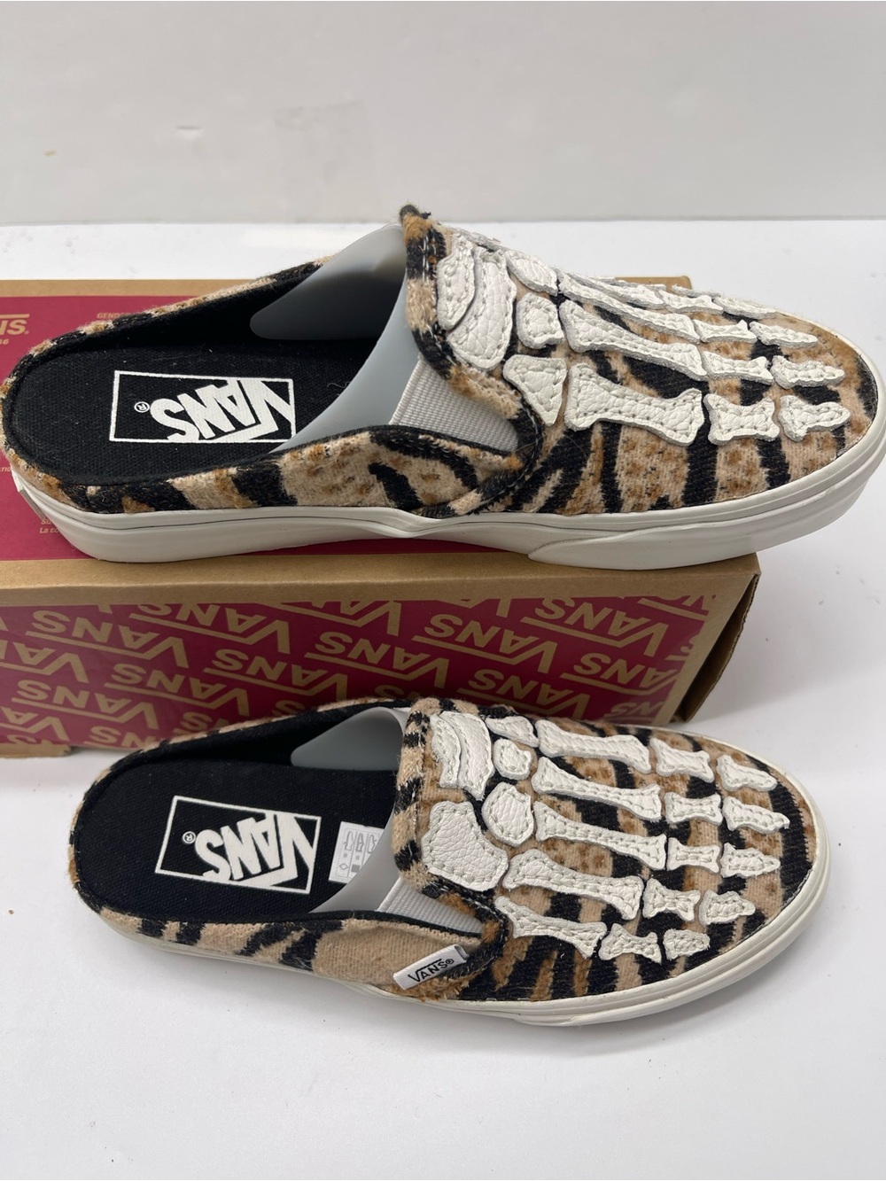 Vans Classic Slipo Mules 
Hazy Bones Blanc De Blanc
VN0A4P3UJVY Mulle Sneakers